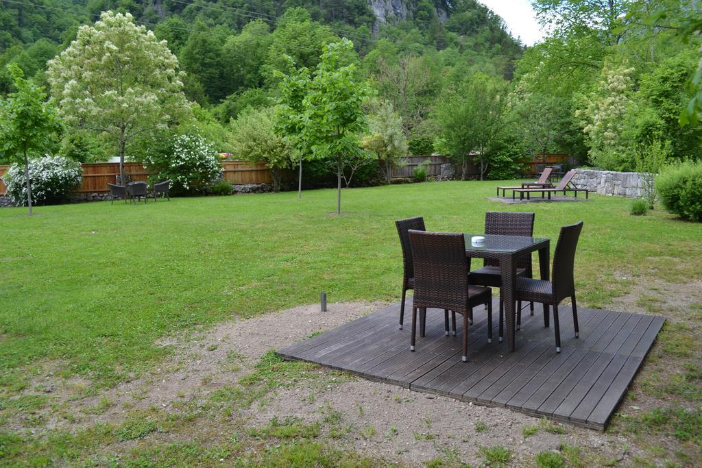 Pocitniska Hisa Lazar Hotell Kobarid Exteriör bild